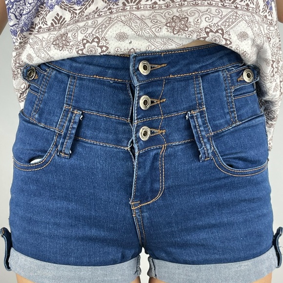 Ally Denim Shorts - Size 8 - Excellent - Picture 10 of 11